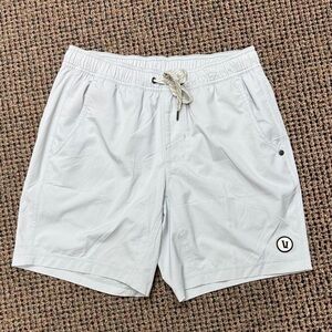 Men's Kore Vuori Shorts Gray SZ. Small